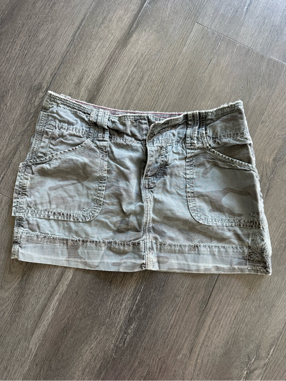 American Eagle Gray Camo Mini Skirt